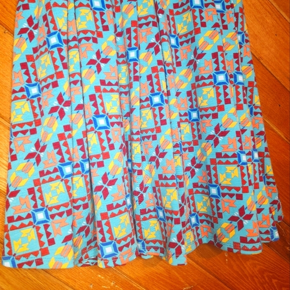 Lularoe Madison skirt light teal with arrows size medium - Picture 2 of 8